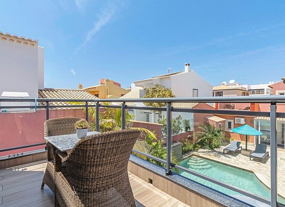 Dom Manuel I - Beispiel Balkon Doppelzimmer Standard Poolblick (Zimmercodierung D1P)