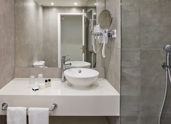 NH Lagos Algarve Resort - Beispiel Bad
