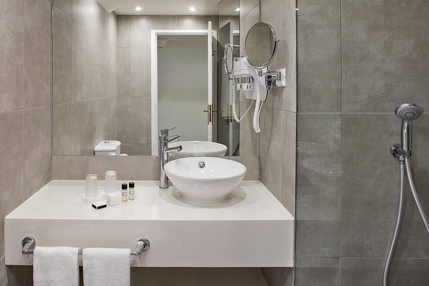 NH Lagos Algarve Resort - Beispiel Bad
