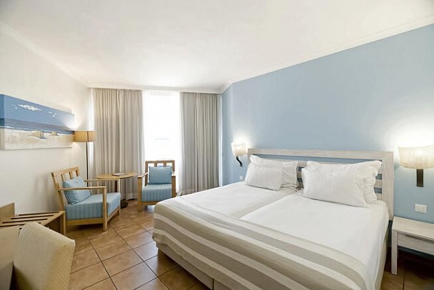 Pestana Viking Beach & Golf Resort - Wohnbeispiel Doppelzimmer Deluxe seitl. Meerblick (Zimmercodierungen DBN & DCN)