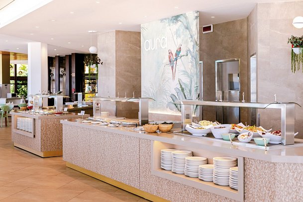 Auramar Beach Resort