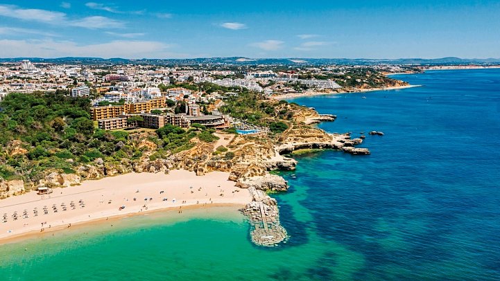 Auramar Beach Resort