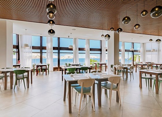 Auramar Beach Resort