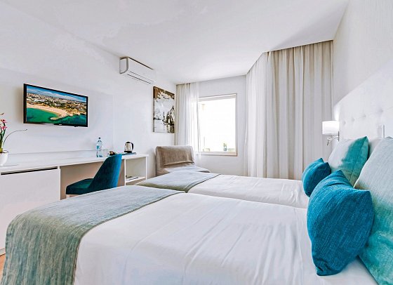 Auramar Beach Resort - Doppelzimmer Premium seitl. Meerblick (Zimmercodierung DMN)
