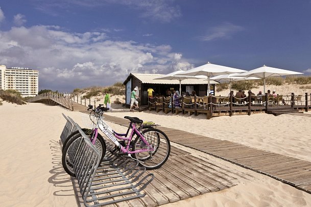 Ozadi Altura Beach Resort