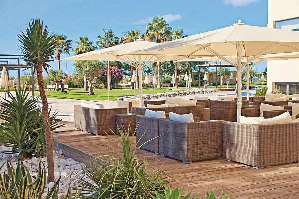 Ozadi Altura Beach Resort