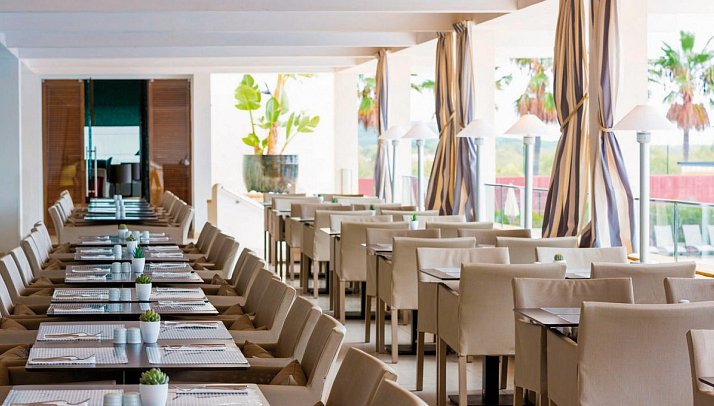 Ozadi Altura Beach Resort