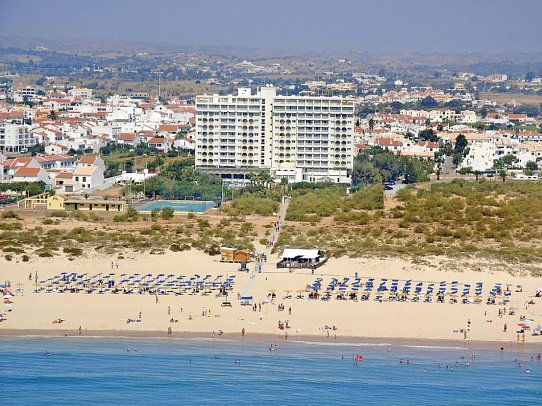 Ozadi Altura Beach Resort