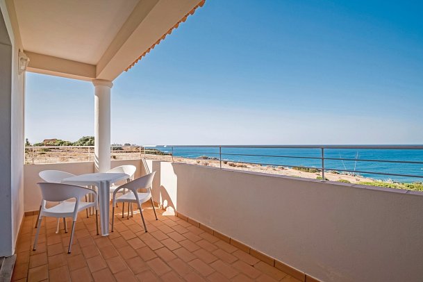 Clube Porto-Mós - Beispiel Balkon Apt. Superior Meerblick (Zimmercodierung ASM)