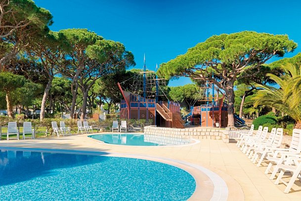 Pine Cliffs Resort: Pine Cliffs Ocean Suites & Spa - Porto Pirata Children's Village