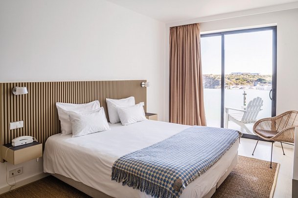 Memmo Baleeira - Wohnbeispiel Memmo Suite Garten-/Landblick (Zimmercodierungen JBG & JBL)