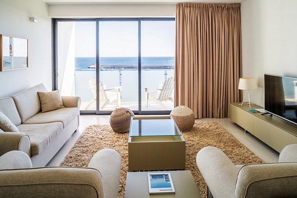 Memmo Baleeira - Wohnbeispiel Memmo Suite Meerblick (Zimmercodierung J1M)