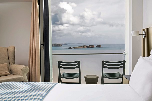 Memmo Baleeira - Wohnbeispiel Doppelzimmer Superior Meerblick (Zimmercodierung DSM)