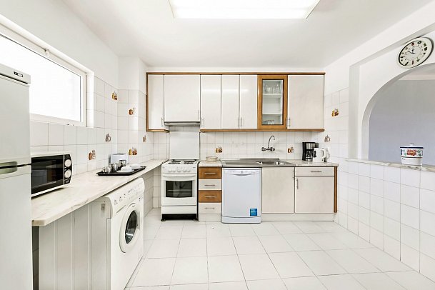 Jardim do Vau - Beispiel Küche Apt. 2 Schlafzimmer (Zimmercodierungen OBL, OBM & OSM)