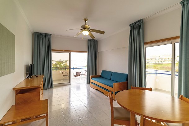 Ukino Terrace Algarve - Concept Hotel - Wohnbeispiel Appartement seitl. Meerblick (Zimmercodierungen ABN & OBN)