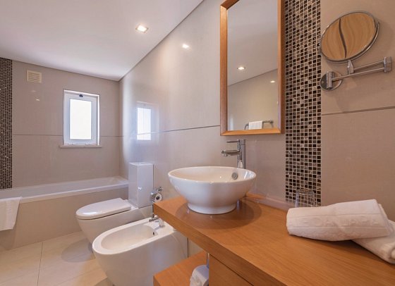 Vale da Lapa Village Resort - Beispiel Bad Villa (Zimmercodierungen VB1 & VB2)