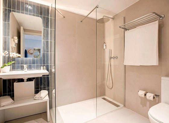 Aqualuz Lagos by Editory - Beispiel Bad Suite (Zimmercodierung WB1)