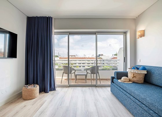 Aqualuz Lagos by Editory - Wohnbeispiel Suite (Zimmercodierung WB1)