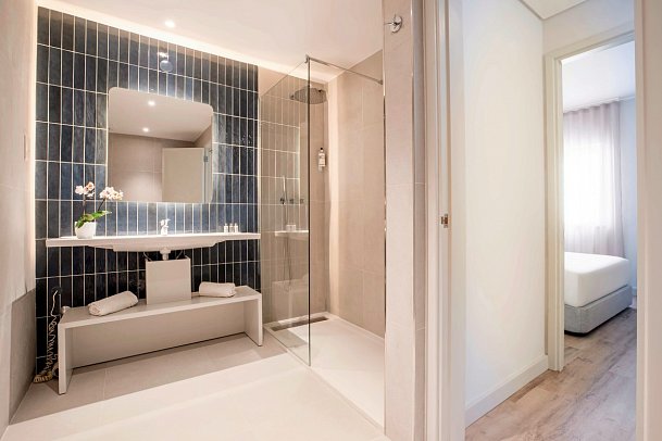 Aqualuz Lagos by Editory - Beispiel Bad Suite Premium (Zimmercodierung WM1)