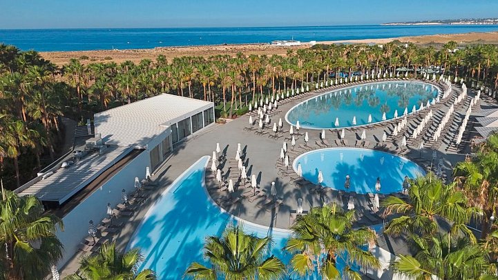 Wine & Books by the Sea Algarve Resort