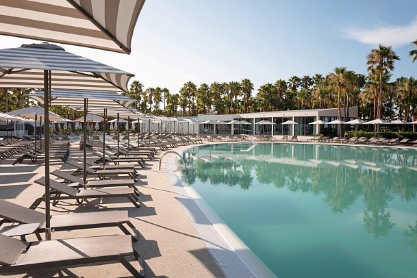 Wine & Books by the Sea Algarve Resort