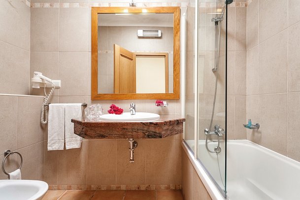 Pestana Palm Gardens Ocean & Golf Villas - Beispiel Bad Superior (Zimmercodierung VS1)