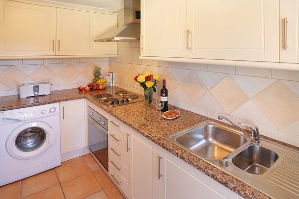 Pestana Palm Gardens Ocean & Golf Villas - Beispiel Küche Standard (Zimmercodierungen VB1 & VB2)