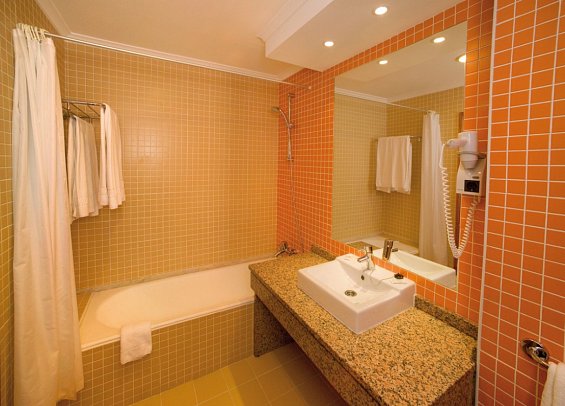 Alfagar Village - Beispiel Bad (Zimmercodierungen ABG & ABM)