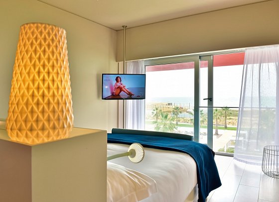 Pestana Alvor South Beach - Wohnbeispiel Doppelzimmer Deluxe Meerblick (Zimmercodierung DDM)