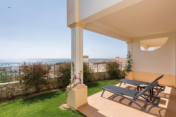 NAU Salema Beach Village - Beispiel Terrasse Townhouse Meerblick (Zimmercodierung OBM)