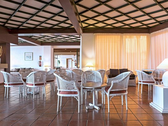 Meia Praia Lagos Beach Club Apartments
