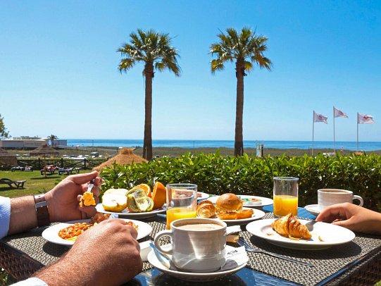 Meia Praia Lagos Beach Club Apartments