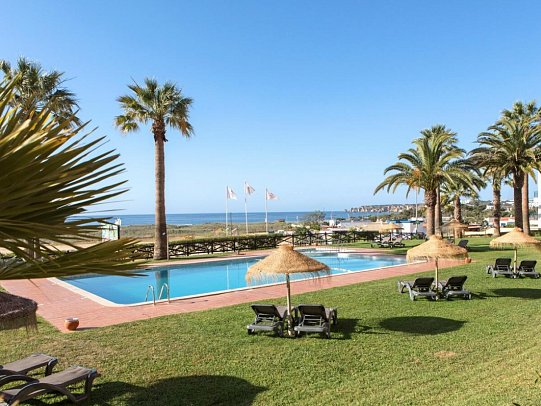 Meia Praia Lagos Beach Club Apartments