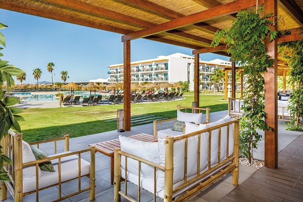 AP Cabanas Beach & Nature