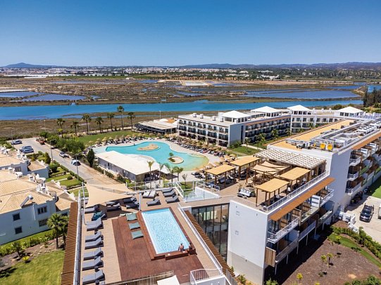 AP Cabanas Beach & Nature