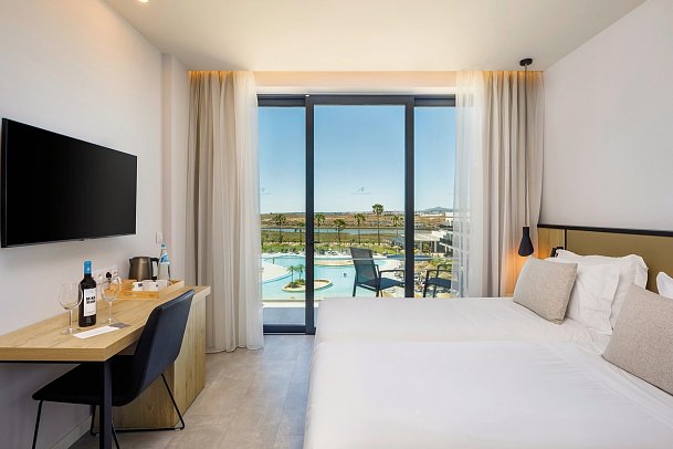 AP Cabanas Beach & Nature - Wohnbeispiel Doppelzimmer Poolblick (Zimmercodierungen DBP & D2P)