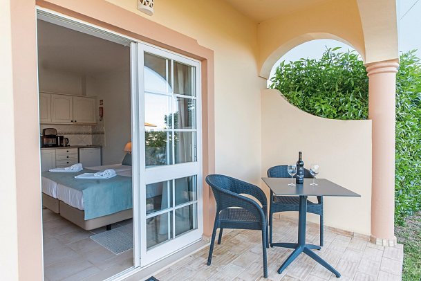 Atalaia Sol - Beispiel Terrasse (Zimmercodierungen SB1 & AB1)