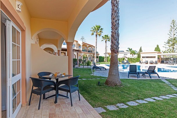 Atalaia Sol - Beispiel Terrasse (Zimmercodierungen SB1 & AB1)