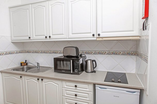 Atalaia Sol - Beispiel Küche Studio (Zimmercodierungen SB1 & AB1)