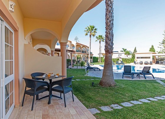 Atalaia Sol - Beispiel Terrasse (Zimmercodierungen SB1 & AB1)