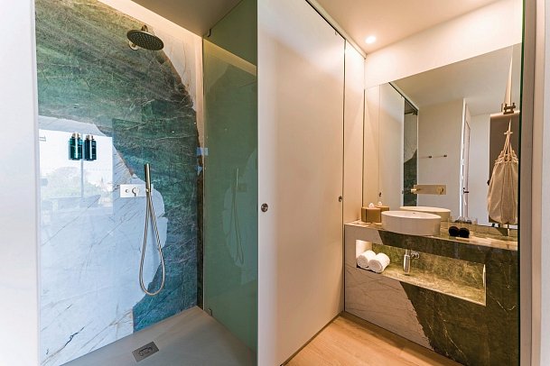 ananea Castelo Suites Algarve - Beispiel Bad Doppelzimmer/Familiensuite (Zimmercodierungen DB1, DB2, FM1 & FM2)
