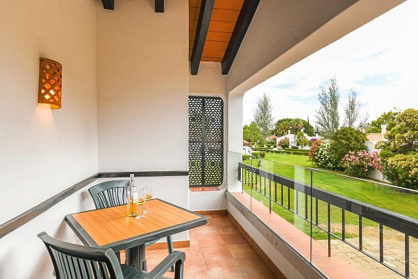 Pedras D'el Rei - Beispiel Balkon Studio (Zimmercodierung SB1)
