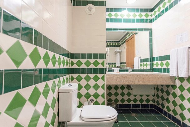 Alfagar Alto da Colina - Beispiel Bad (Zimmercodierungen AB2 & A1N)