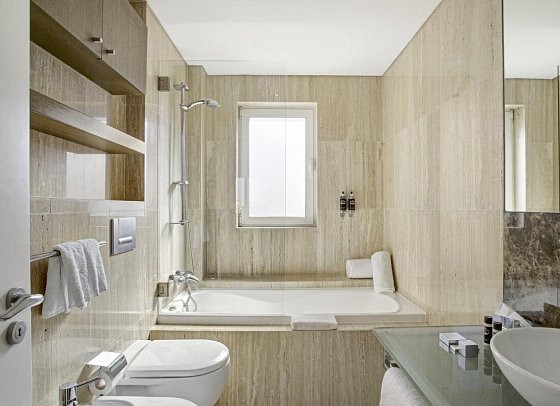 Monte Santo Resort - Beispiel Bad Luxus-Townhouse 2 Schlafzimmer Poolblick (Zimmercodierung ODP)