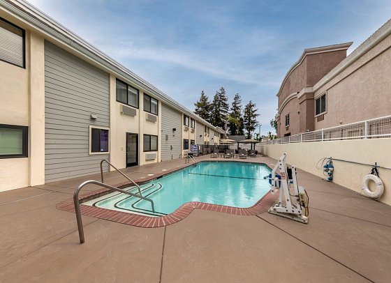 Best Western Town & Country Lodge