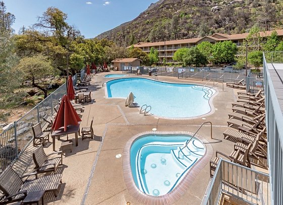 Yosemite View Lodge