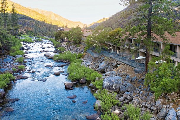 Yosemite View Lodge