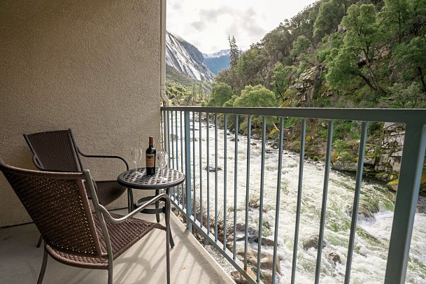 Yosemite View Lodge