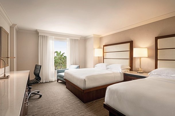 Hilton Naples
