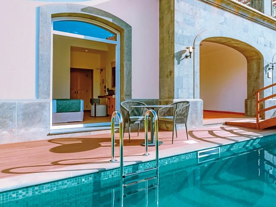 Dreams Madeira Resort Spa & Marina - Wohnbeispiel Preffered Club mit Poolzugang (Zimmercodierung DLQ)